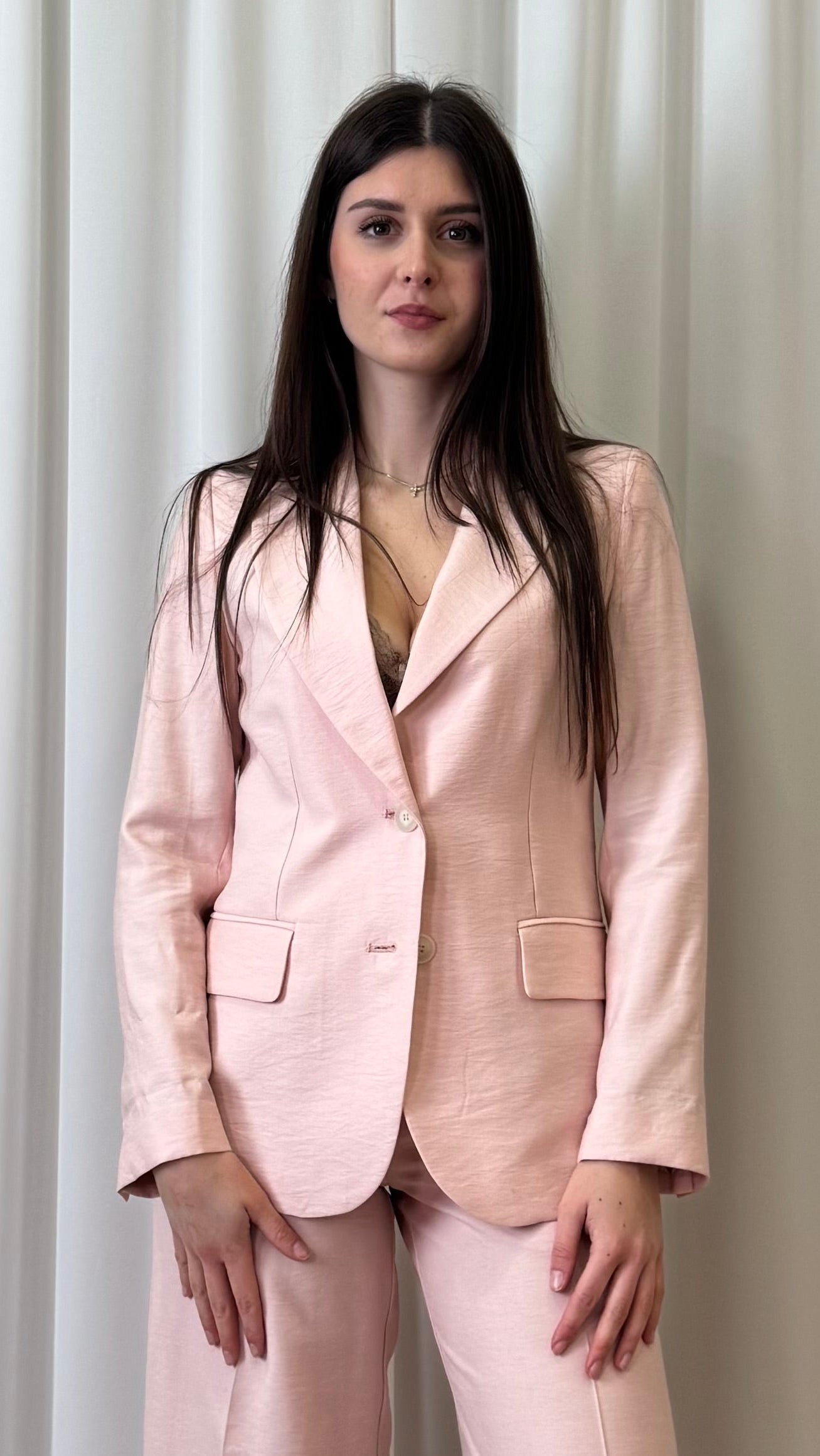 SINGLE-BREASTED TWO-BUTTON BLAZER 