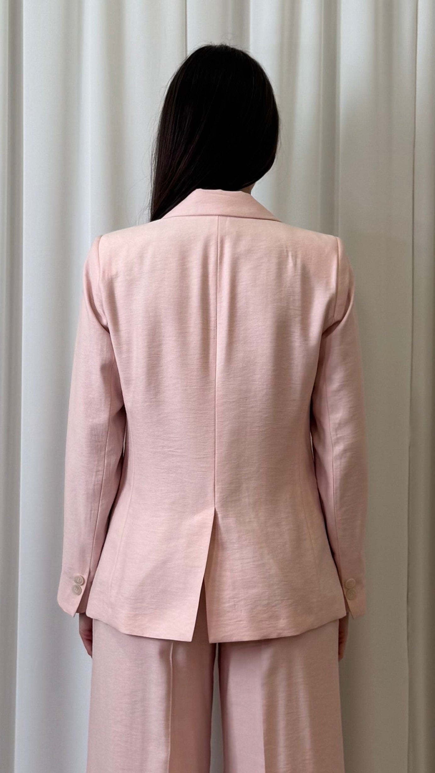 SINGLE-BREASTED TWO-BUTTON BLAZER 