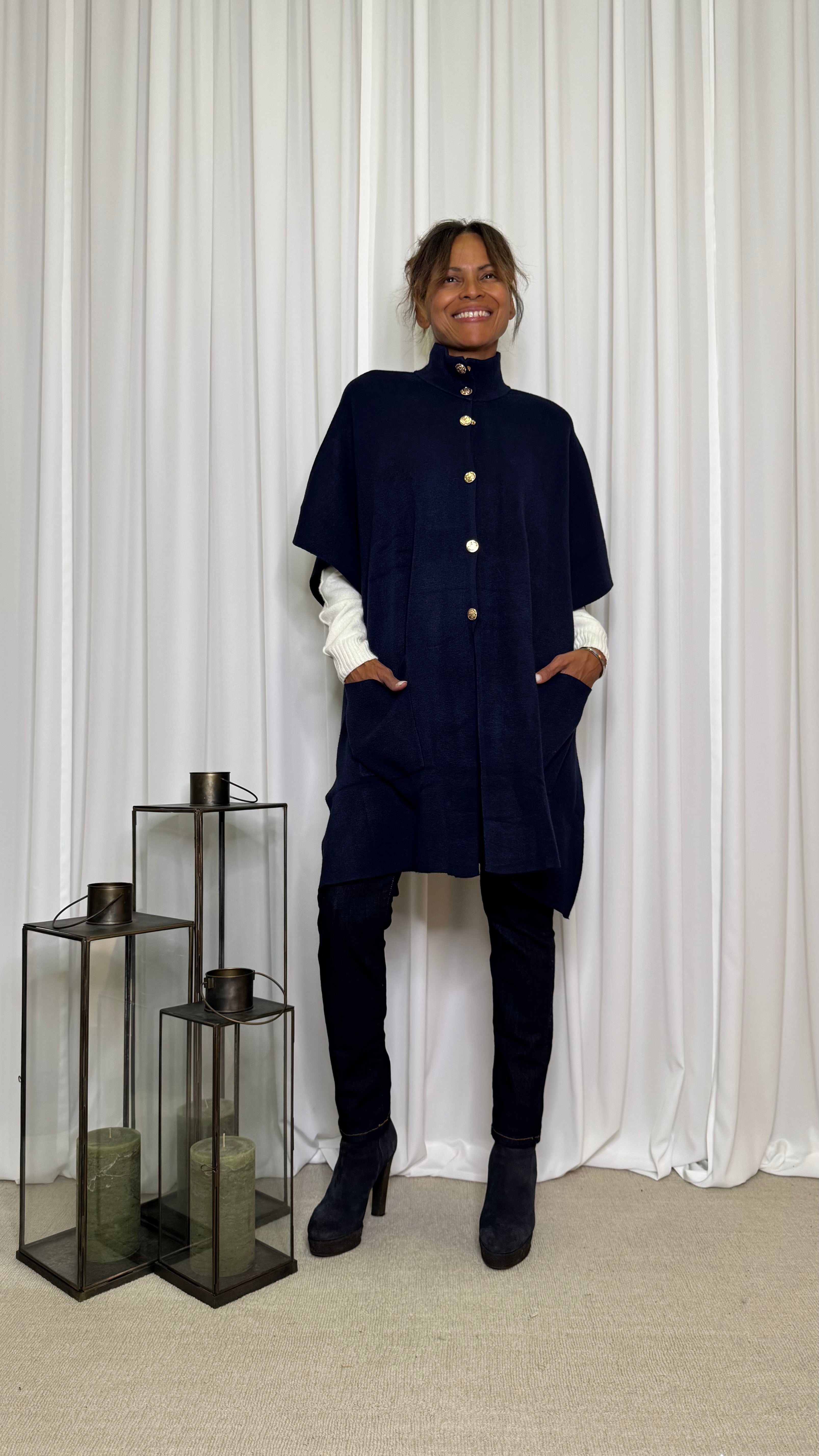 CAPE WITH GOLDEN BUTTONS