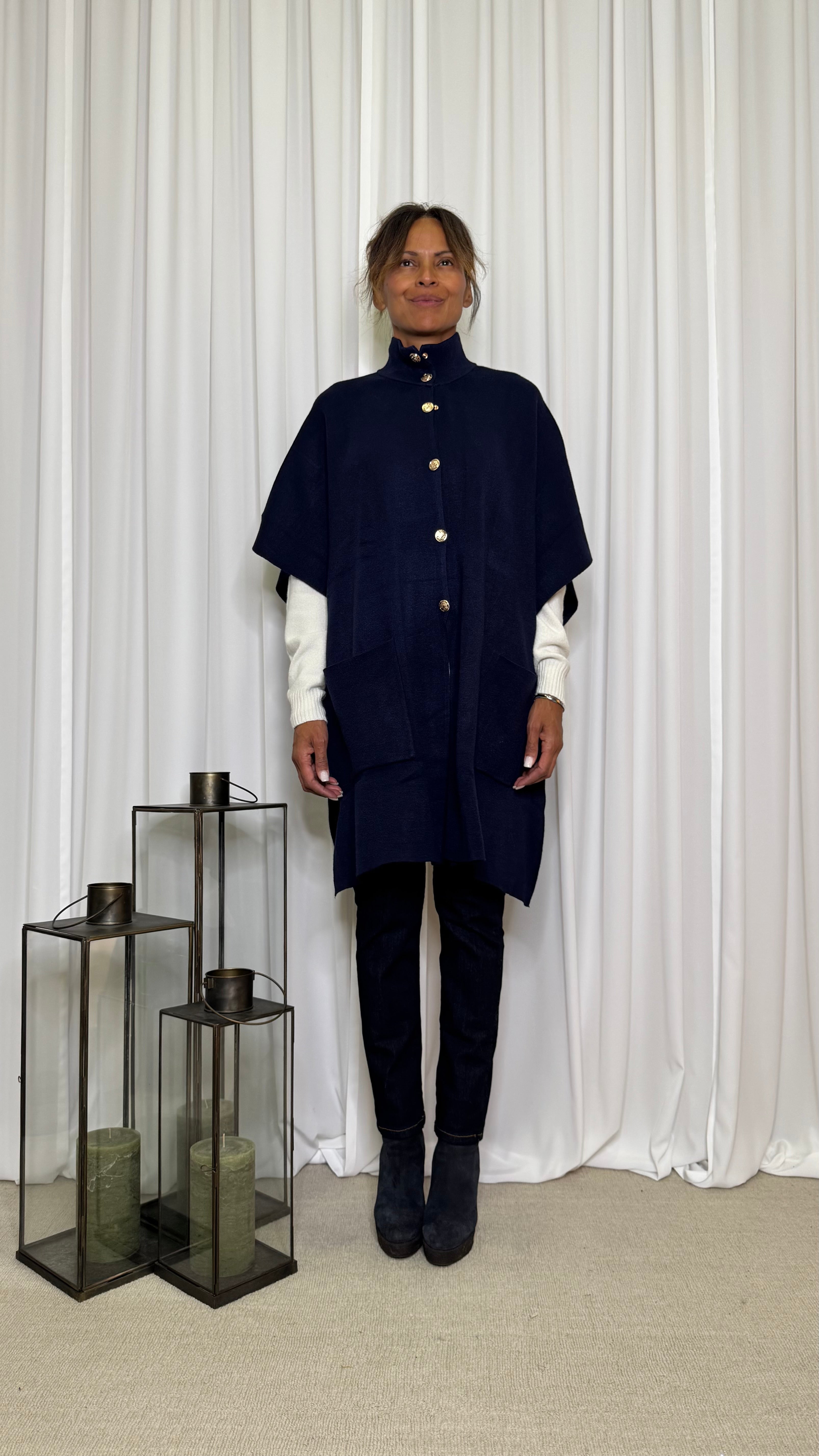 CAPE WITH GOLDEN BUTTONS